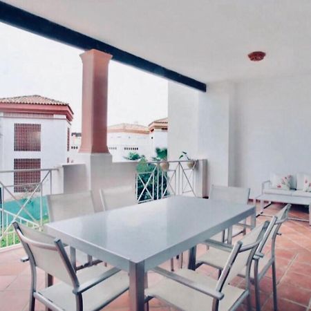 Apartamento Familiar Con Jardin Y Terraza Privada Apartment Alcaidesa Bagian luar foto