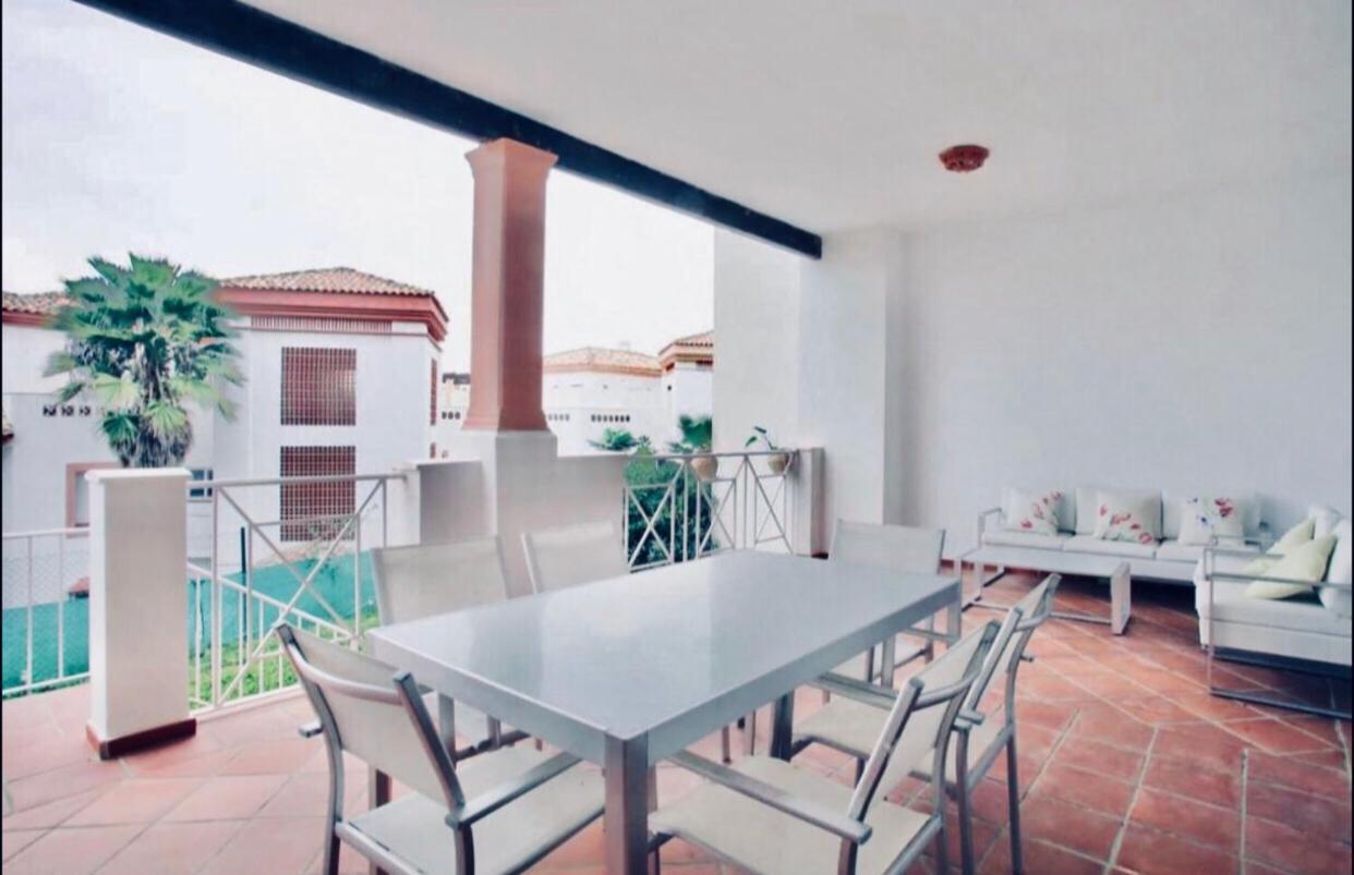 Apartamento Familiar Con Jardin Y Terraza Privada Apartment Alcaidesa Bagian luar foto