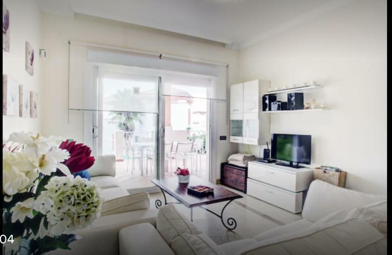 Apartamento Familiar Con Jardin Y Terraza Privada Apartment Alcaidesa Bagian luar foto